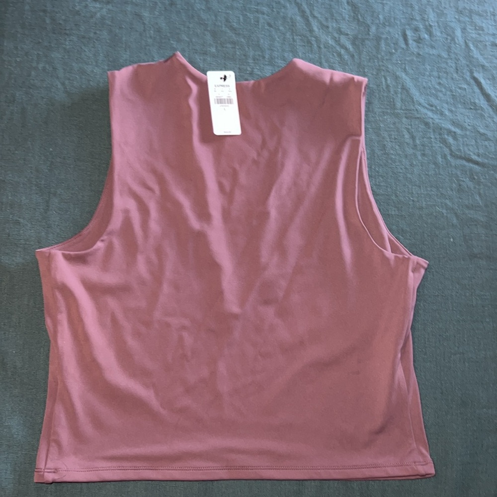 Express Body Contour Crop top - Picture 7 of 7
